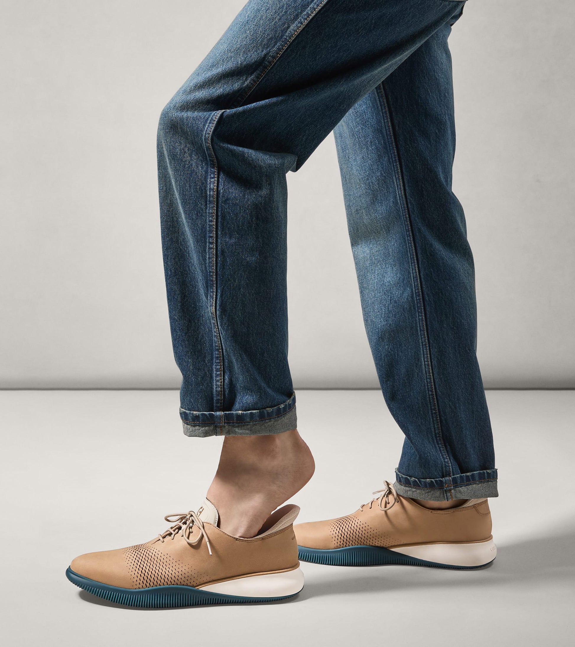 C46098:CH DARK LATTE NUBUCK / NATURAL / MEDITERRANEA